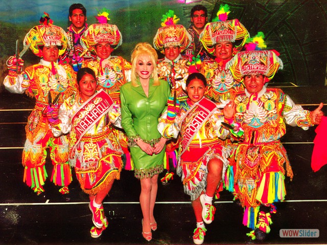 GRUPO YAWAR CHICCHI Y DOLLY PARTON ACTRIZ Y CANTAUTOR DE USA-2